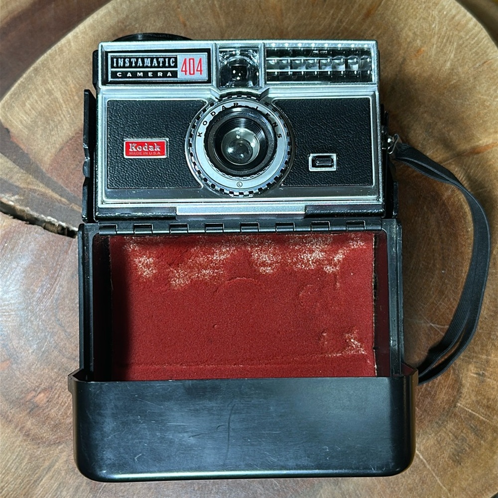 KODAK Instamatic 404 with Hard Case